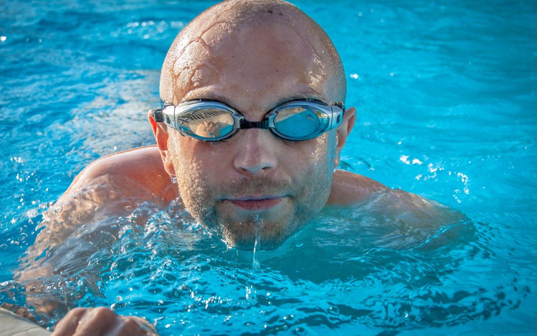 Consejos para nadar sin sufrir una lesión